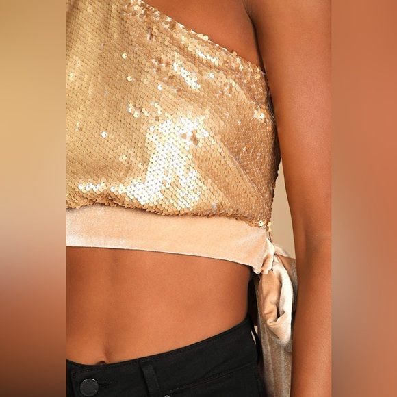 Lulus NWOT Spectacular Matte Gold Sequin One-Shoulder Side-Tie Crop Top Size M - Picture 6 of 14